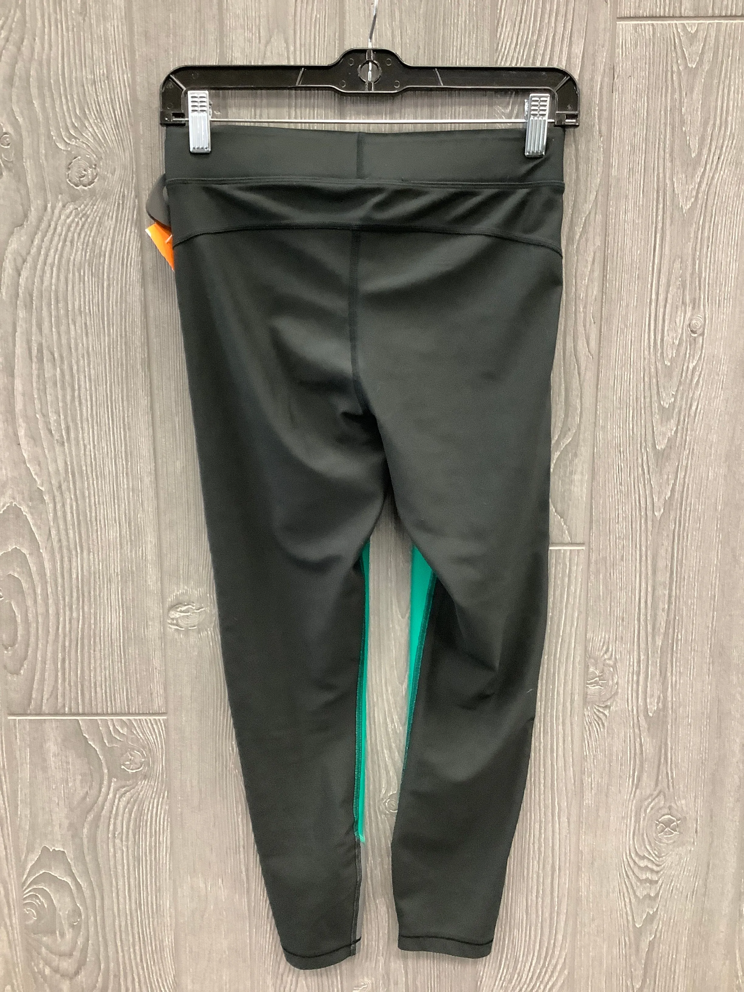 Athletic Capris By Under Armour In Black & Green, Size: M