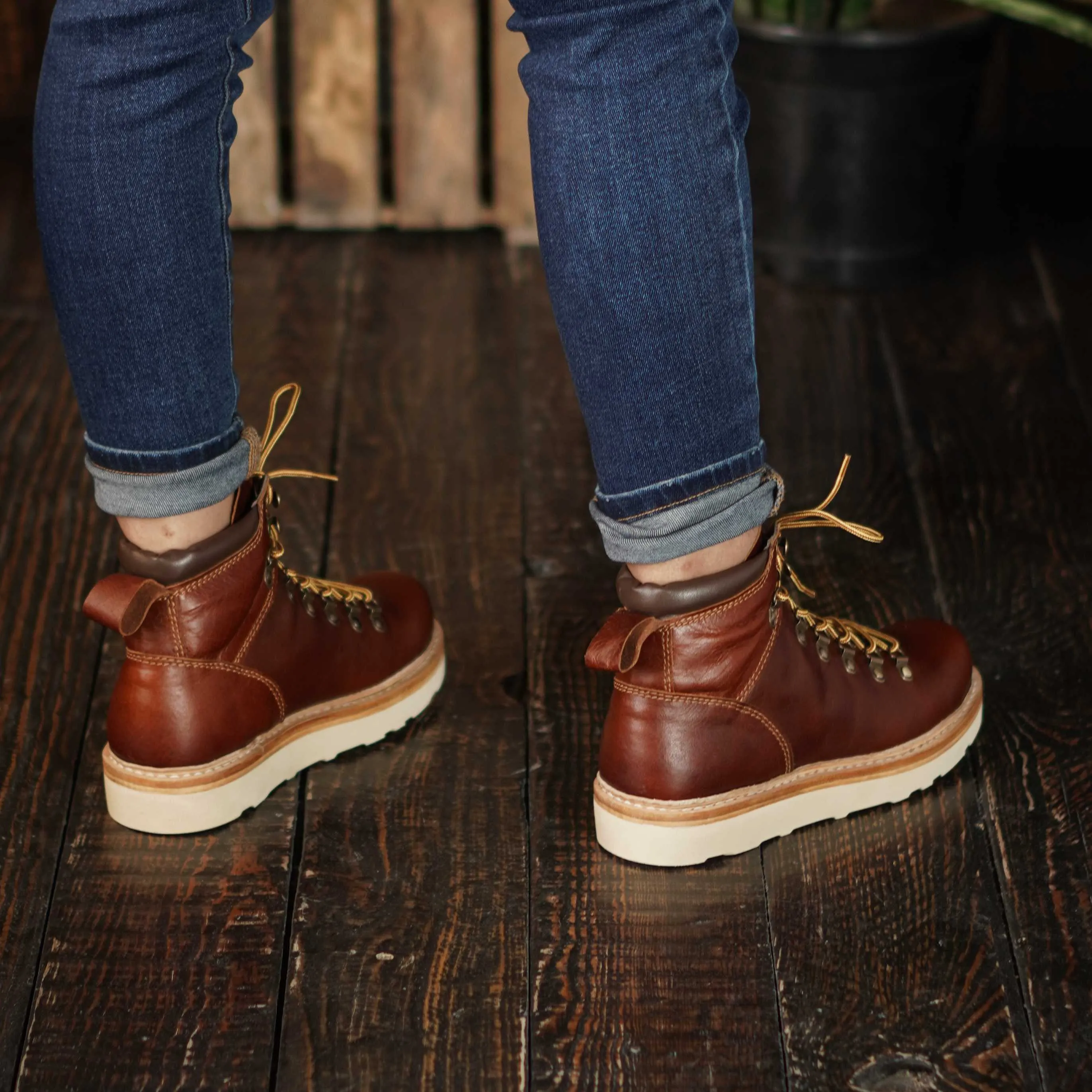 Women Trail Leather boots (Saddle Tan) Goodyear Welted